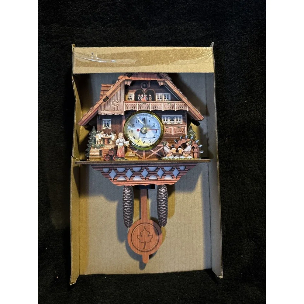 Vintage 90s Wooden House Hanging Wall Cuckoo Clock Analog hd-1688